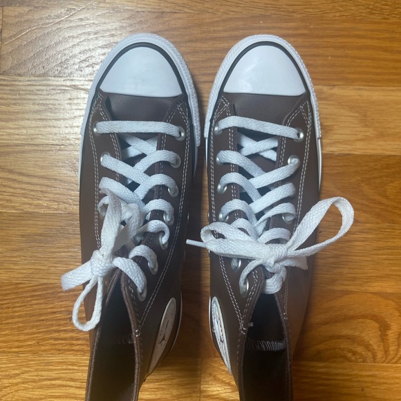 Size 6.5 Chuck Taylor All Star High Faux Leather shoes - Picture 3 of 5
